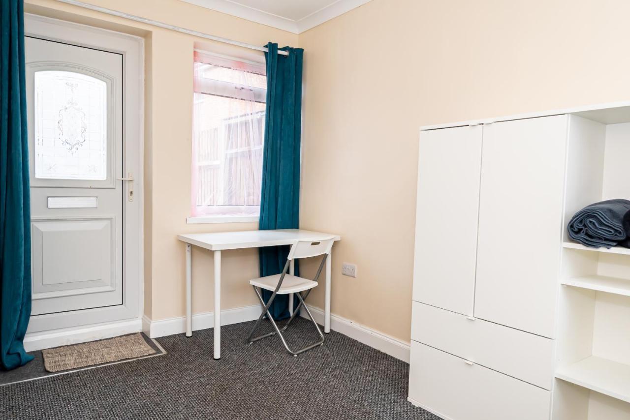Shirley House 3: City-Center Self-Catering with Smart Check-In Southampton Exterior photo