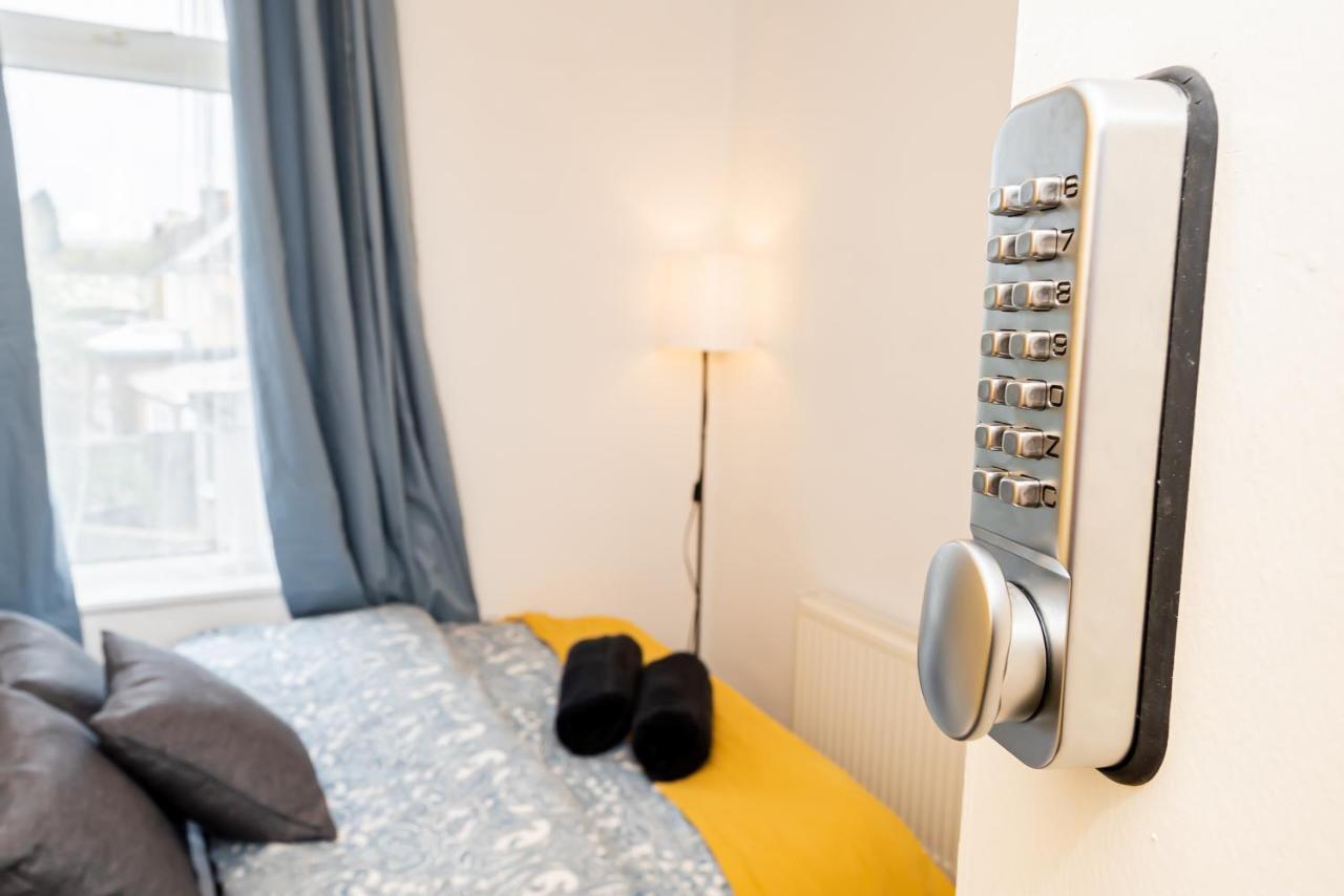 Shirley House 3: City-Center Self-Catering with Smart Check-In Southampton Exterior photo