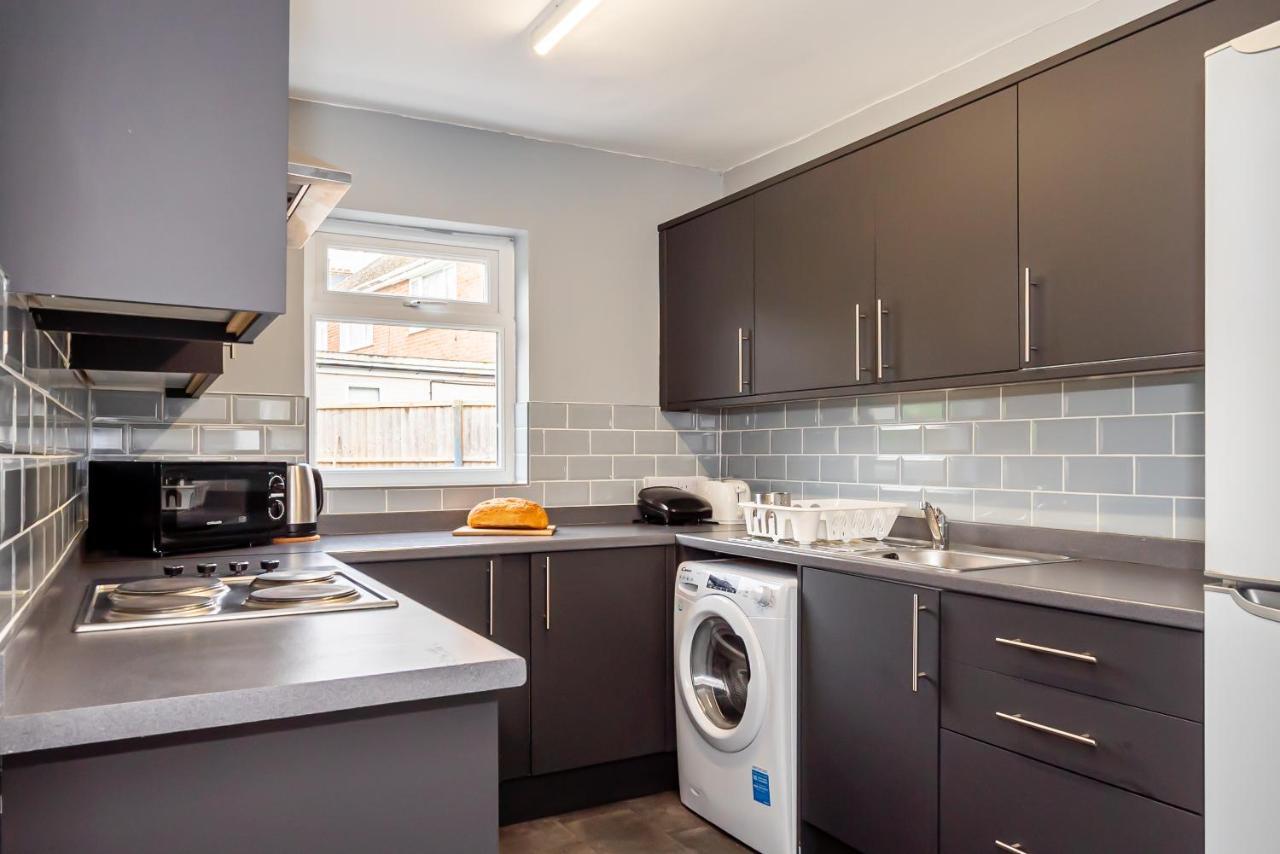 Shirley House 3: City-Center Self-Catering with Smart Check-In Southampton Exterior photo
