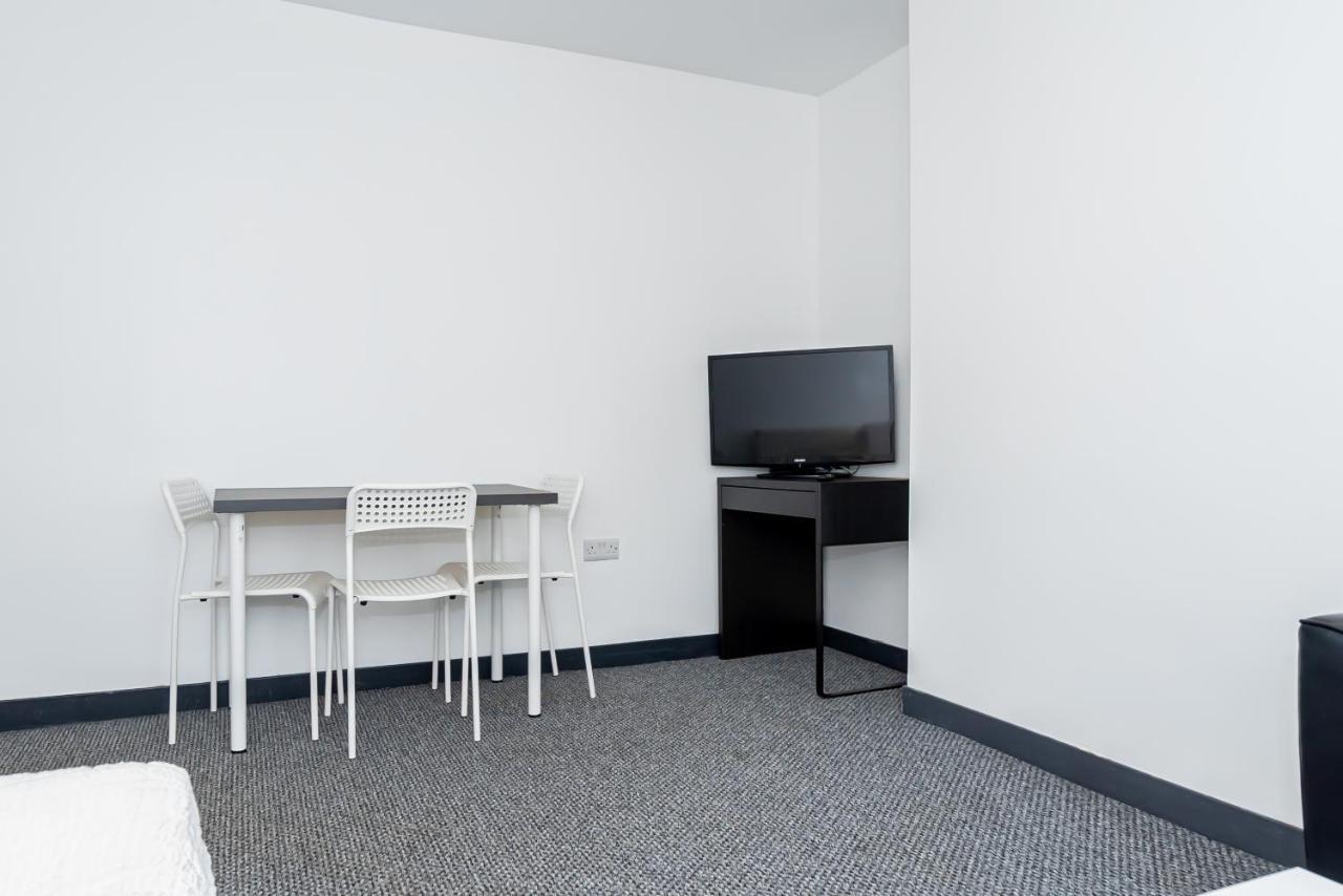 Shirley House 3: City-Center Self-Catering with Smart Check-In Southampton Exterior photo